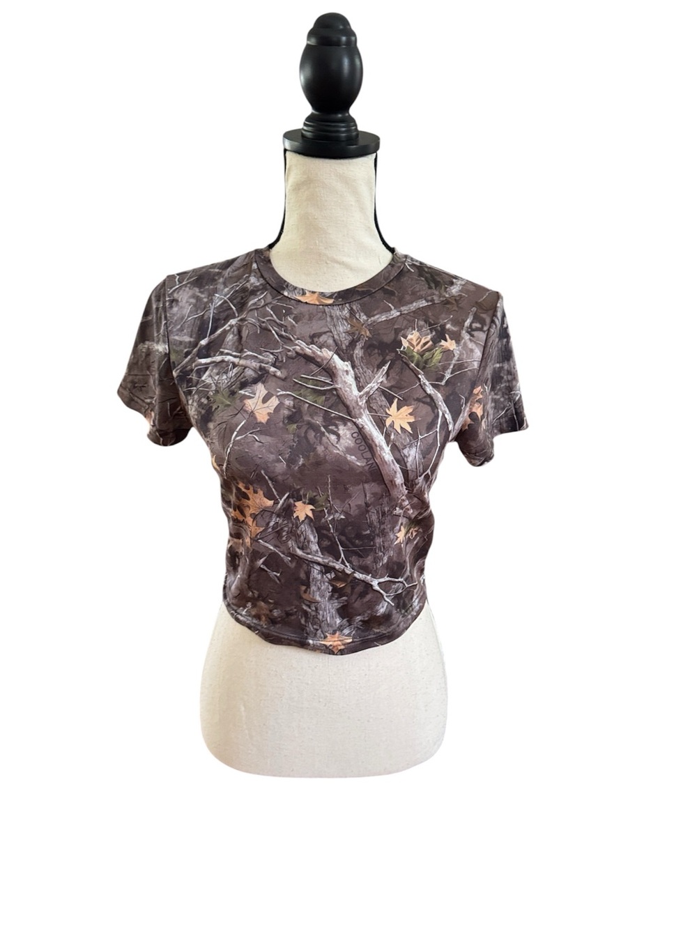 SHEIN Brown Camo Leaf Print Short Sleeve Crop Top